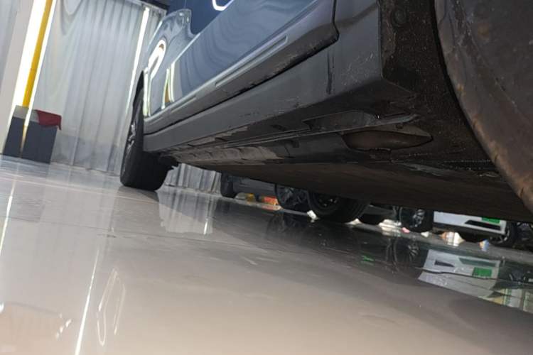 Used Leapmotor B10 2025 510 LiDAR Version Right Side Sill