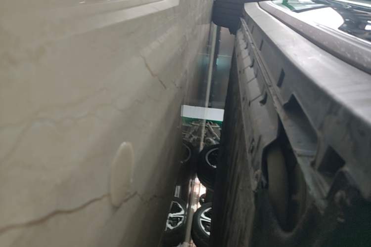 Used Leapmotor B10 2025 510 LiDAR Version Right Side Sill