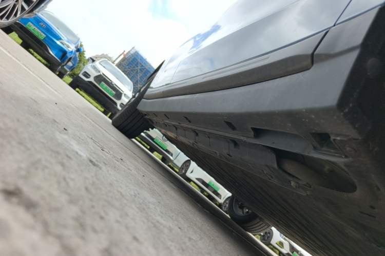 Used Leapmotor B10 2025 510 LiDAR Version Right Side Sill