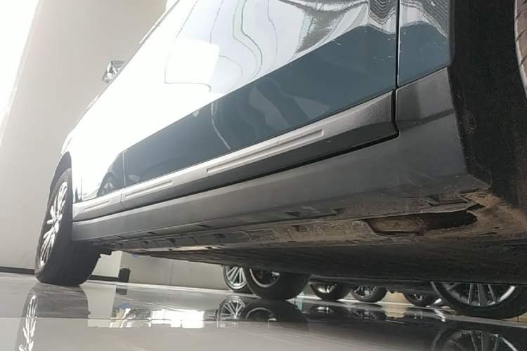 Used Leapmotor B10 2025 510 LiDAR Version Right Side Sill