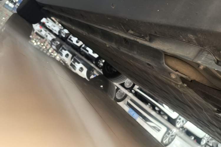 Used Leapmotor B10 2025 510 LiDAR Version Right Side Sill