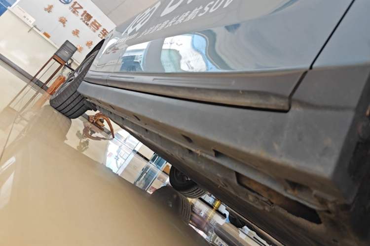 Used Leapmotor B10 2025 510 LiDAR Version Right Side Sill