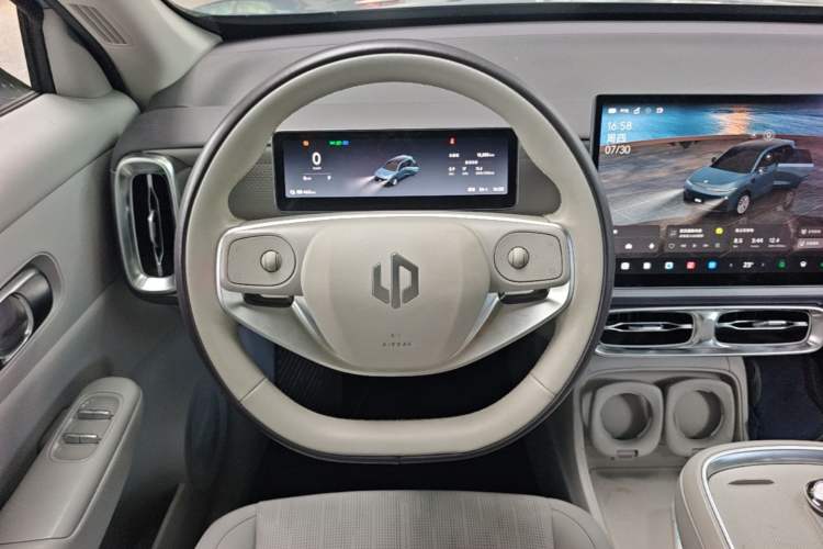 Used Leapmotor B10 2025 510 LiDAR Version Steering Wheel