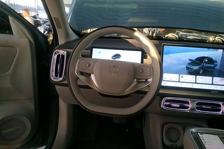 Used Leapmotor B10 2025 510 LiDAR Version Steering Wheel