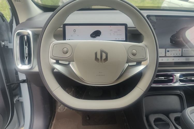 Used Leapmotor B10 2025 510 Joyful Edition Steering Wheel
