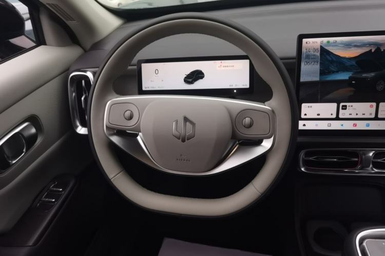 Used Leapmotor B10 2025 510 LiDAR Version Steering Wheel