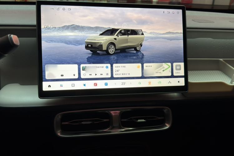Used Leapmotor B10 2025 510 LiDAR Version Audio And AC Panel