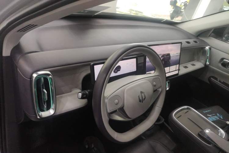 Used Leapmotor B10 2025 510 Joyful Edition Center Console