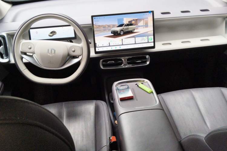 Used Leapmotor B10 2025 510 Joyful Edition Center Console