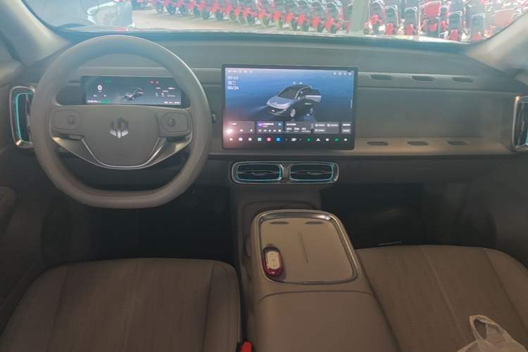 Used Leapmotor B10 2025 510 Joyful Edition Center Console