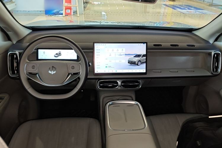 Used Leapmotor B10 2025 510 Comfort Edition Center Console