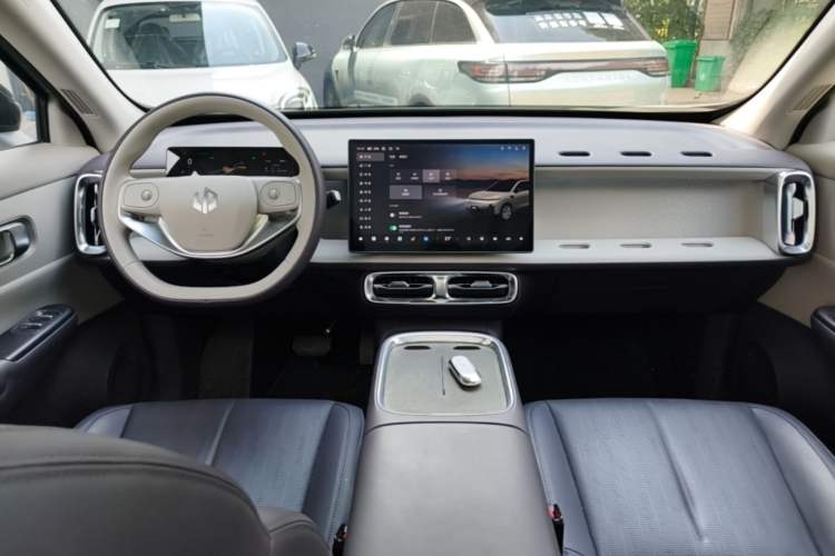 Used Leapmotor B10 2025 510 Joyful Edition Center Console