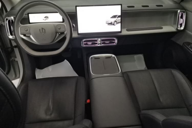 Used Leapmotor B10 2025 510 Joyful Edition Center Console