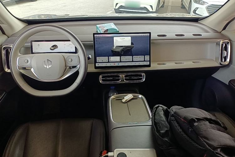 Used Leapmotor B10 2025 510 Joyful Edition Center Console