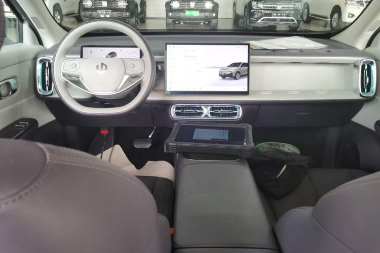 Used Leapmotor B10 2025 510 Joyful Edition Center Console