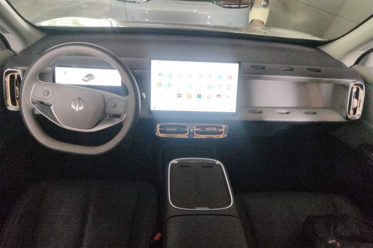 Used Leapmotor B10 2025 510 Joyful Edition Center Console