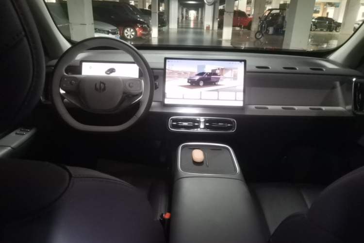 Used Leapmotor B10 2025 510 LiDAR Version Center Console