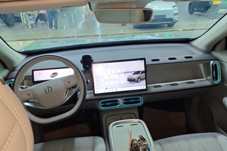 Used Leapmotor B10 2025 510 LiDAR Version Center Console