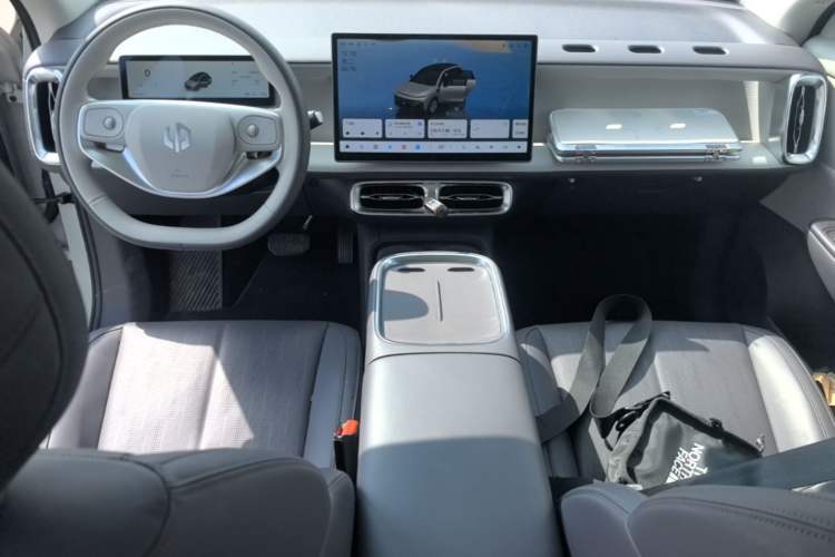 Used Leapmotor B10 2025 510 Joyful Edition Center Console