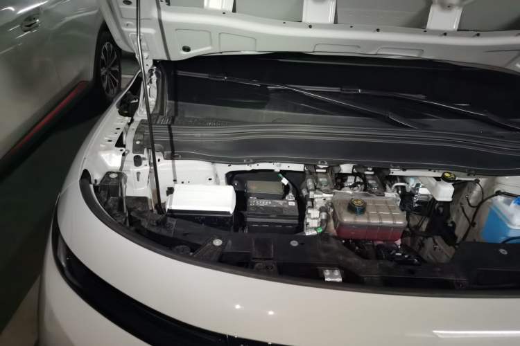 Used Leapmotor B10 2025 600 LiDAR Version Engine Bay Right
