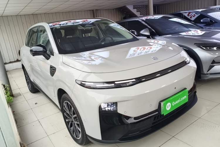 Used Leapmotor B10 2025 510 Joyful Edition Front Right 45 Deg