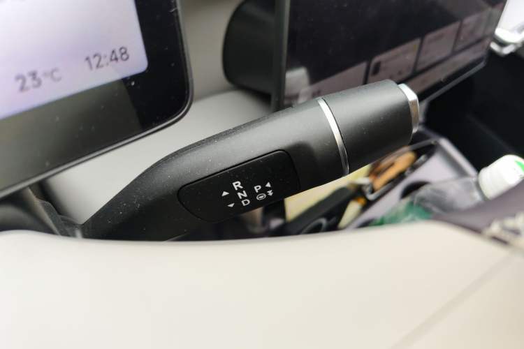 Used Leapmotor B10 2025 510 Comfort Edition Gear Lever