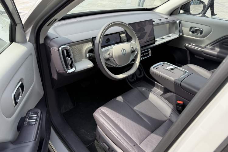 Used Leapmotor B10 2025 510 Joyful Edition Interior 1