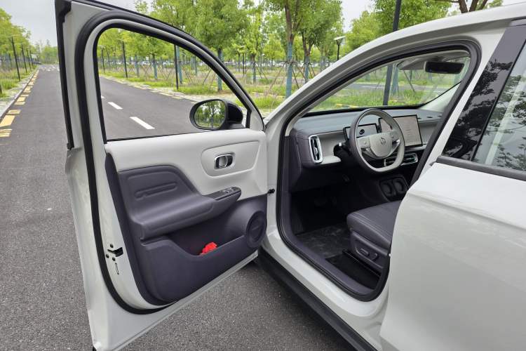 Used Leapmotor B10 2025 510 Joyful Edition Interior 4