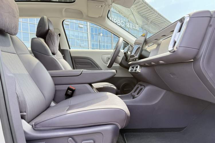 Used Leapmotor B10 2025 510 Joyful Edition Interior 5