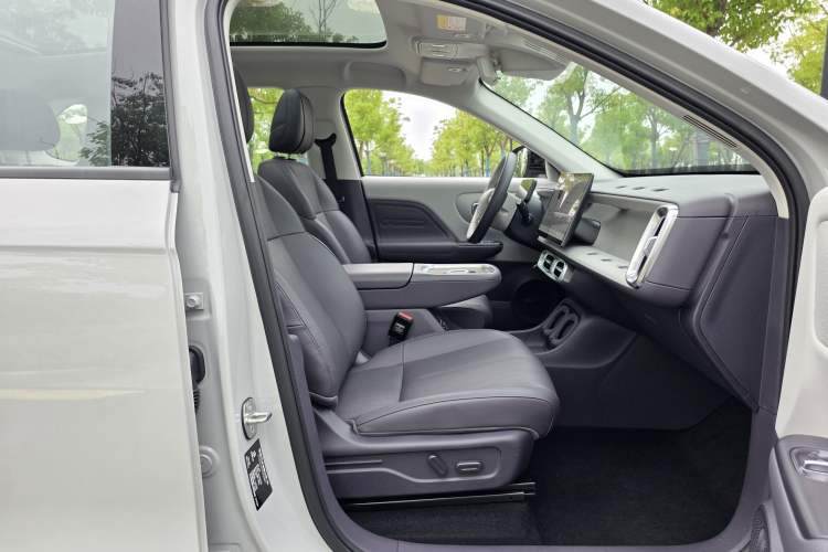 Used Leapmotor B10 2025 510 Joyful Edition Interior 6