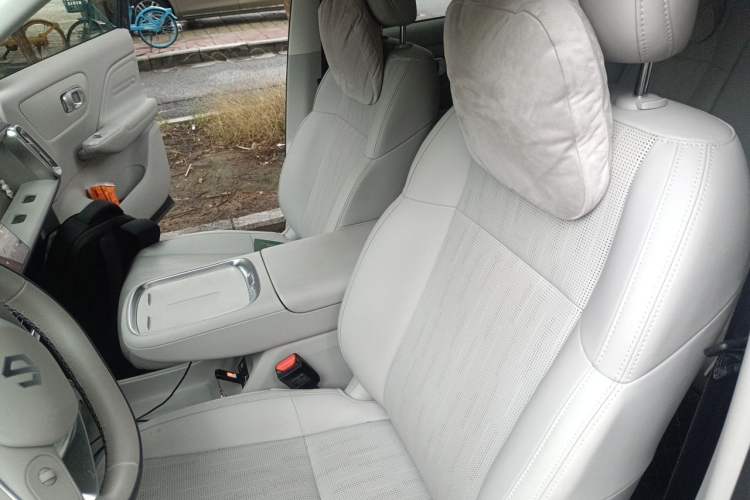 Used Leapmotor B10 2025 600 LiDAR Version Left Front Seat