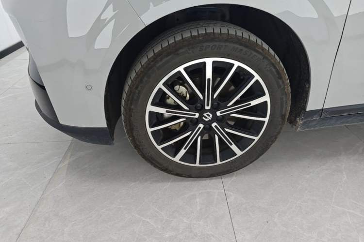 Used Leapmotor B10 2025 510 Joyful Edition Left Front Wheel Hub