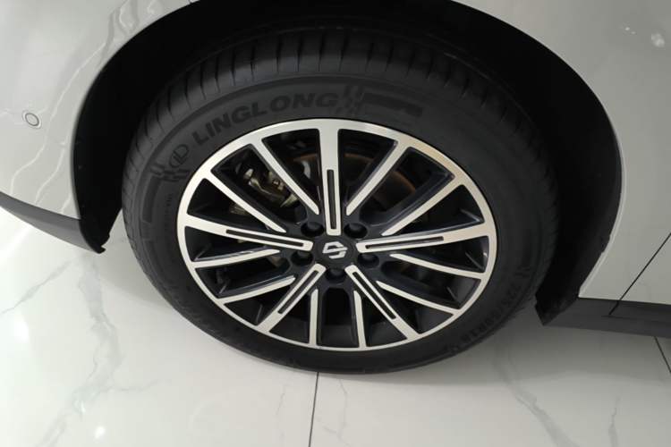 Used Leapmotor B10 2025 510 Joyful Edition Left Front Wheel Hub