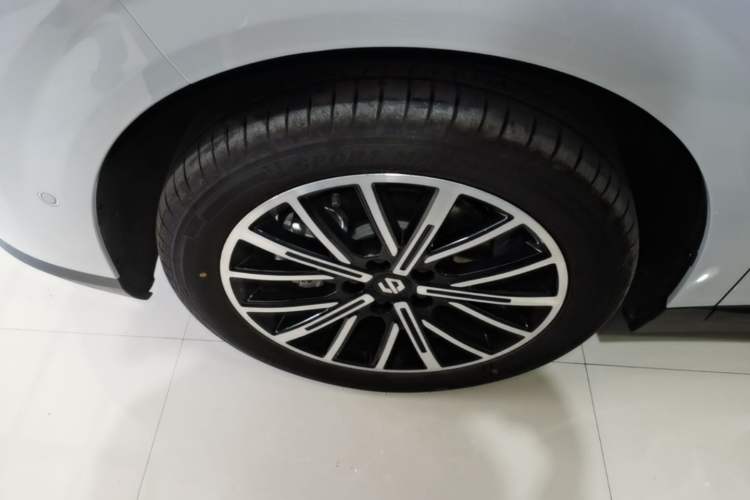 Used Leapmotor B10 2025 510 Joyful Edition Left Front Wheel Hub