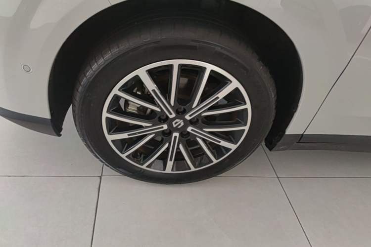 Used Leapmotor B10 2025 510 Joyful Edition Left Front Wheel Hub