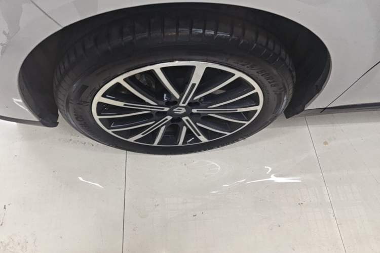 Used Leapmotor B10 2025 510 Joyful Edition Left Front Wheel Hub