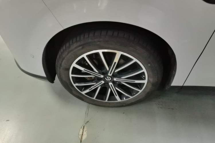 Used Leapmotor B10 2025 510 Joyful Edition Left Front Wheel Hub