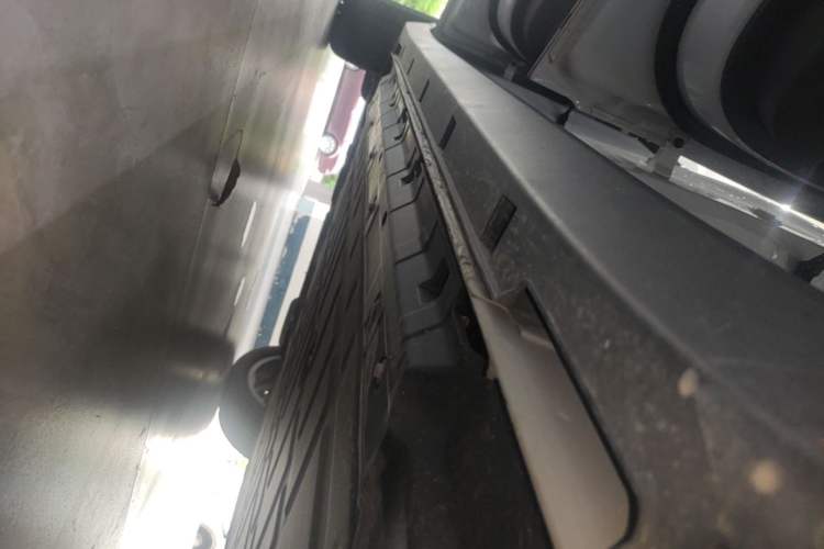 Used Leapmotor B10 2025 510 Joyful Edition Left Side Sill