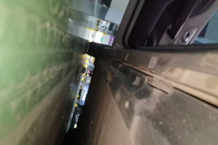 Used Leapmotor B10 2025 510 Joyful Edition Left Side Sill