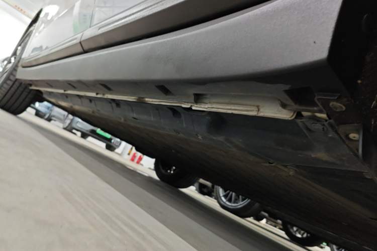 Used Leapmotor B10 2025 510 Joyful Edition Left Side Sill