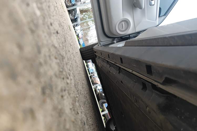 Used Leapmotor B10 2025 510 Joyful Edition Left Side Sill