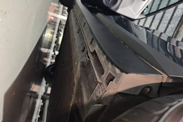 Used Leapmotor B10 2025 510 Joyful Edition Left Side Sill