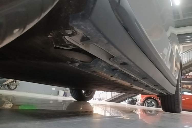 Used Leapmotor B10 2025 510 Joyful Edition Left Side Sill