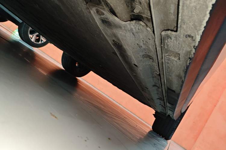 Used Leapmotor B10 2025 510 Joyful Edition Left Side Sill