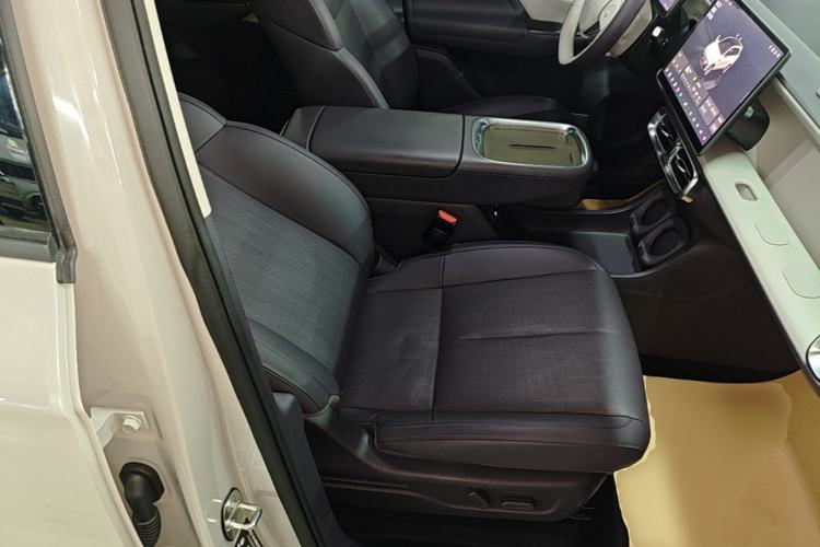 Used Leapmotor B10 2025 510 Joyful Edition Right Front Seat