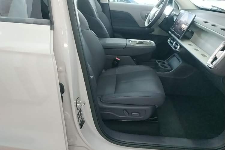 Used Leapmotor B10 2025 510 Joyful Edition Right Front Seat