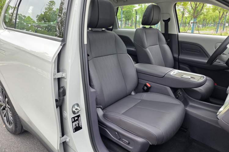 Used Leapmotor B10 2025 510 Joyful Edition Right Front Seat