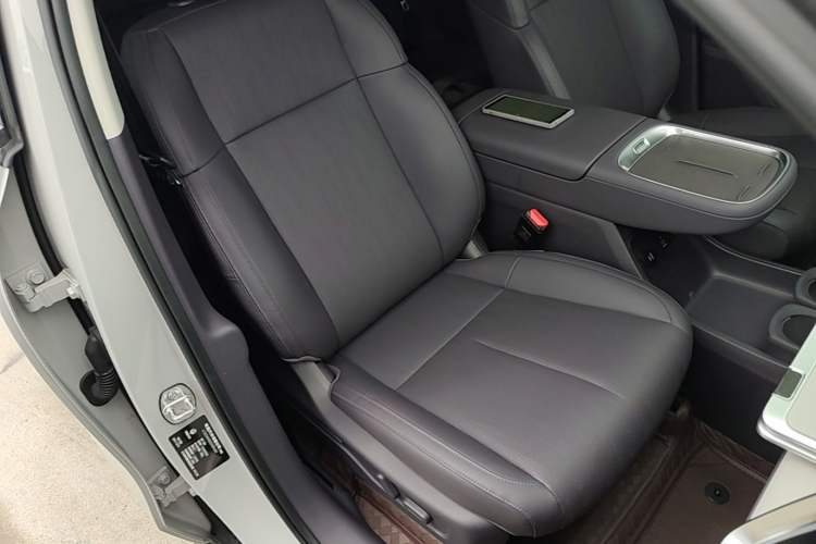 Used Leapmotor B10 2025 510 Joyful Edition Right Front Seat