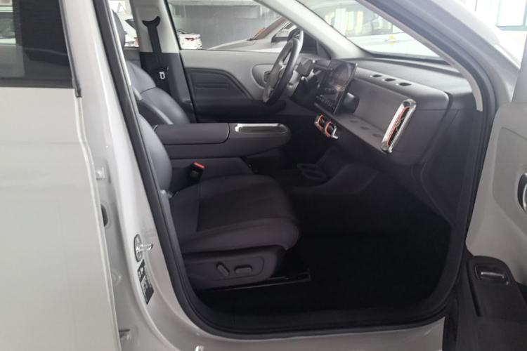 Used Leapmotor B10 2025 510 Joyful Edition Right Front Seat