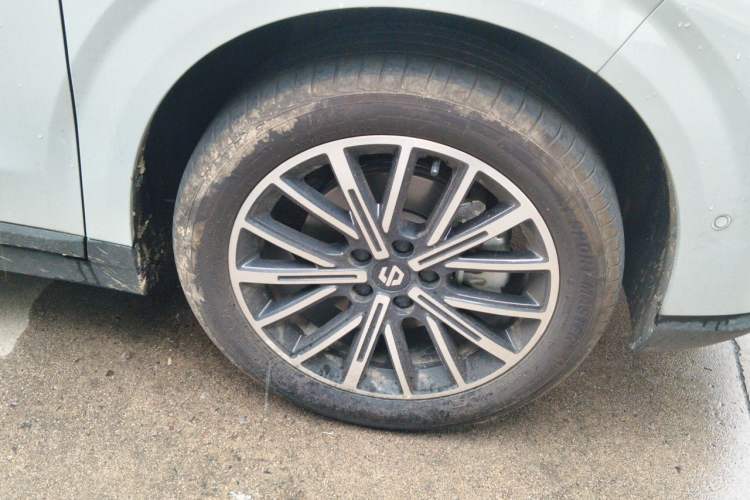 Used Leapmotor B10 2025 510 Joyful Edition Right Front Wheel Hub